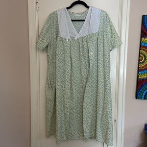 Vintage Vanity Fair 2pc sleep set